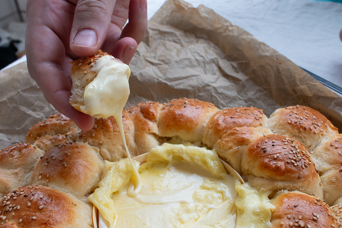 Brotkranz mit Ofenkäse – Dinner4Friends