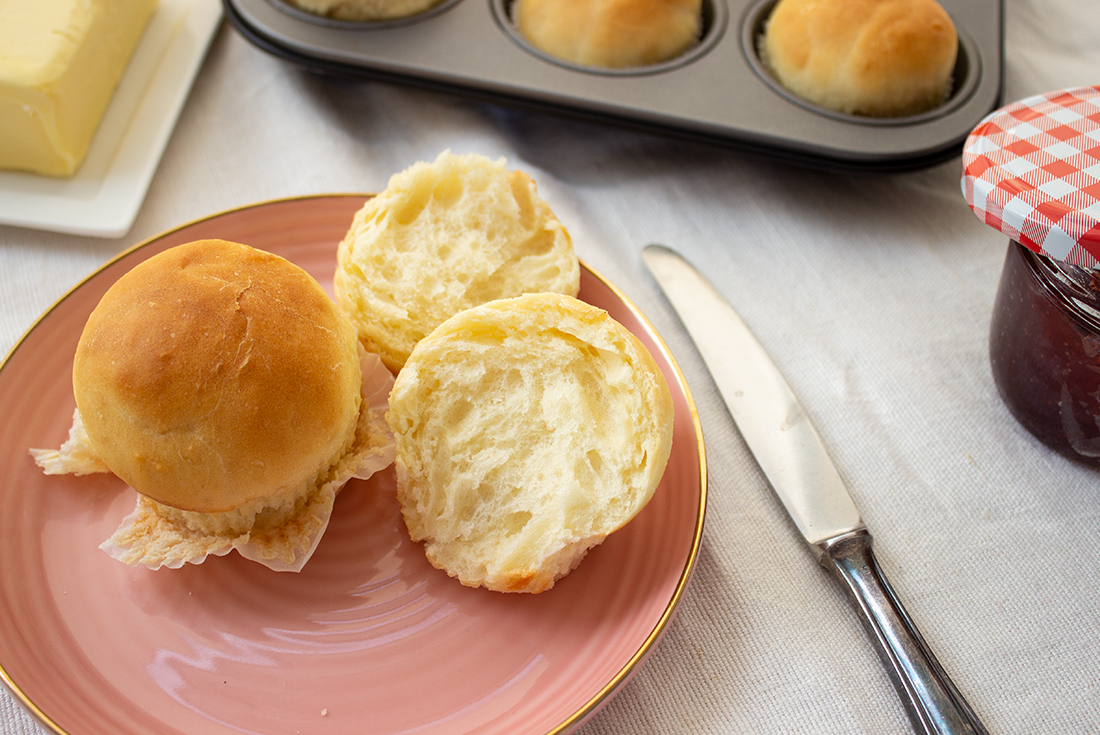 Burger Buns selbst gemacht: so einfach, so fluffig, so saftig.