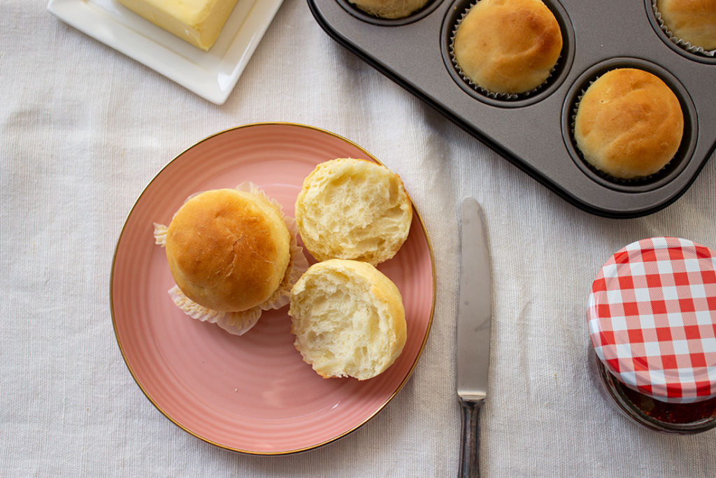 Burger Buns selbst gemacht: so einfach, so fluffig, so saftig.