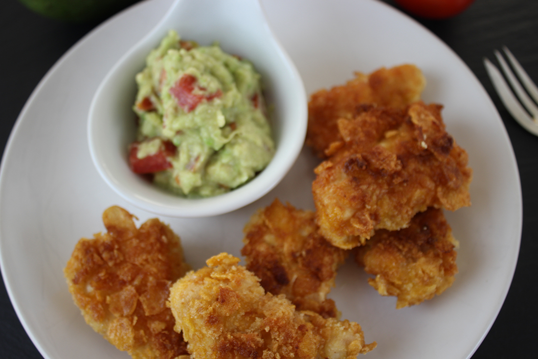 Chicken Nuggets mit Avocado-Dip