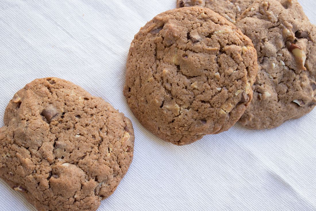 Chocolate Chip Cookies mit Nüssen