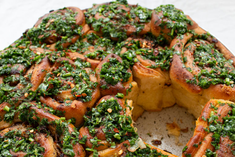 Pikante Hefeteigschnecken mit Sumach-Zwiebeln – Dinner4Friends