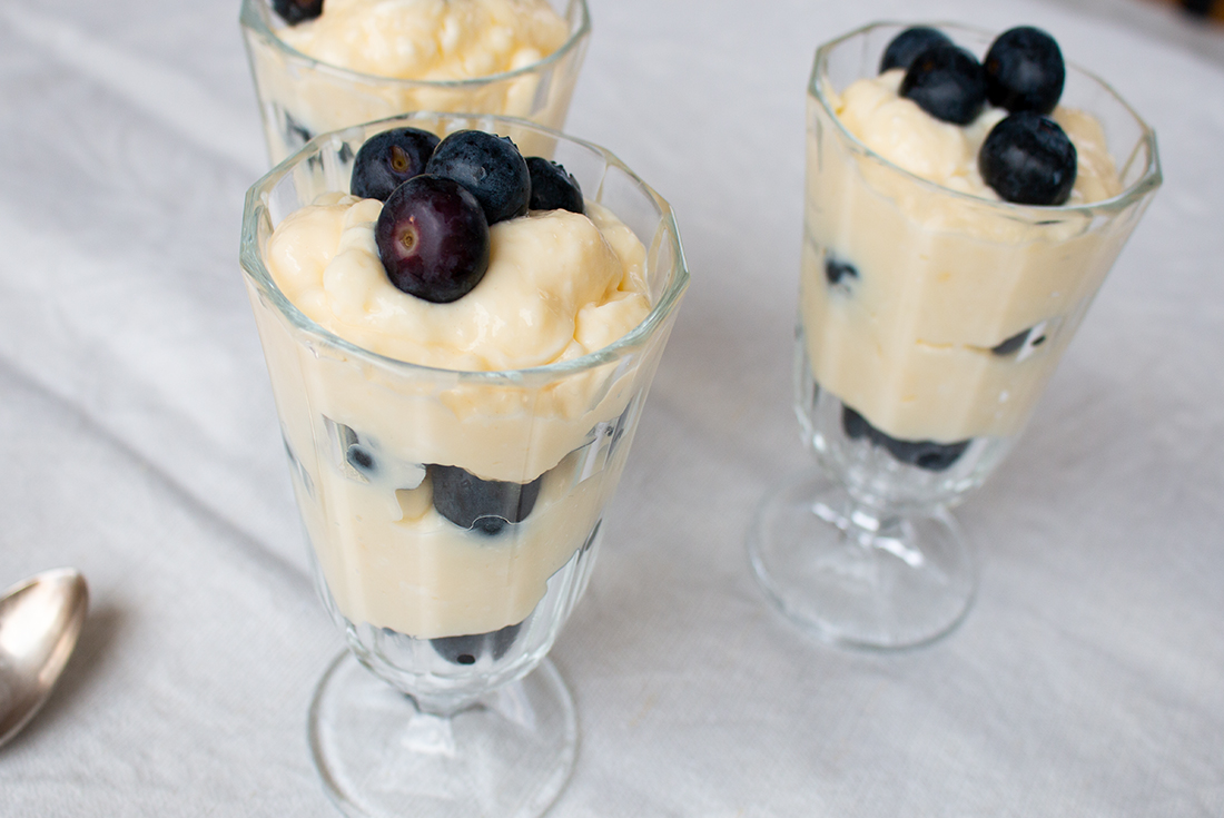 Heidelbeer-Vanille-Pudding: einfacher geht Dessert nicht - Dinner4Friends
