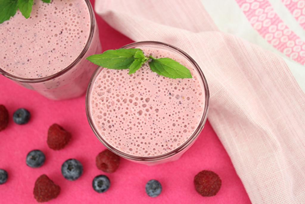 Himbeer Heidelbeer Smoothie mit Buttermilch