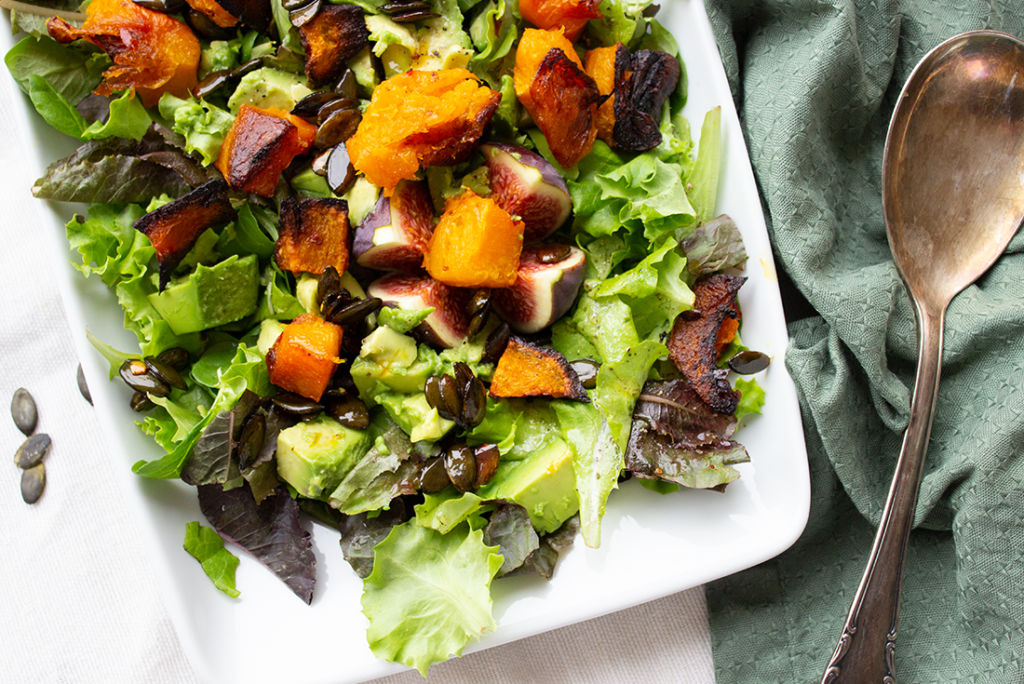 Salat mit Butternusskürbis aus dem Ofen