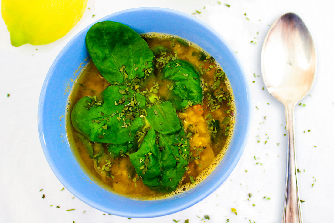 Linsensuppe mit Spinat: Einfach, lecker, schnell, vegan!