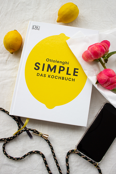Meine Lieblinge im Mai: Simple, Handykette und Pfingstrosen