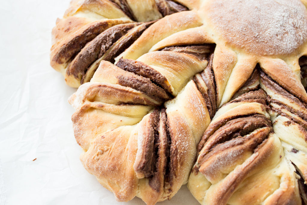 Einfacher als es aussieht: die Nutellasonne mit Hefeteig.