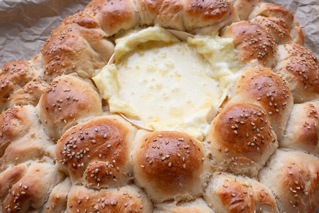 Brotkranz mit Ofenkäse – Dinner4Friends
