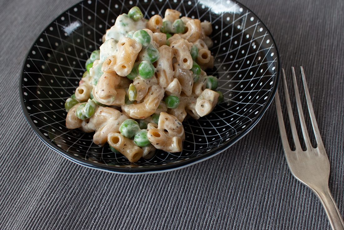 One Pot Pasta mit Erbsen