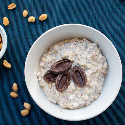 Overnight Oats mit Schokolade und Erdnuss