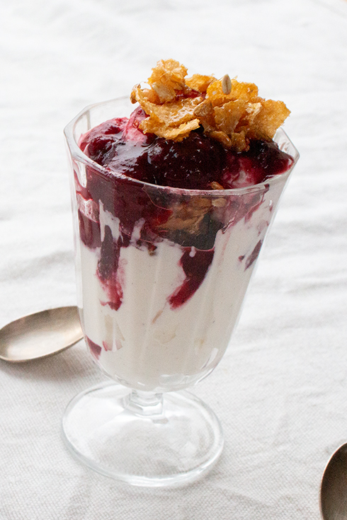 Crispy Cherry Fool: schnelles Schichtdessert
