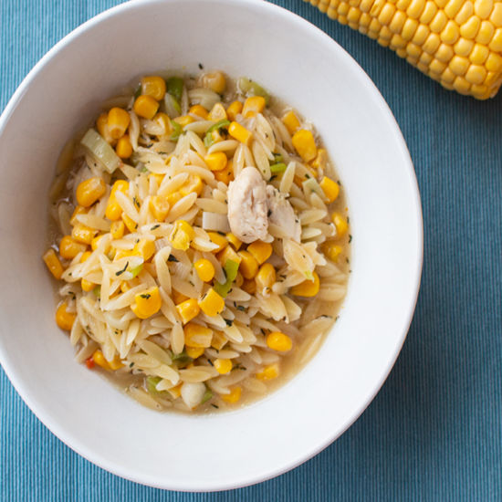One Pot Pasta als schnelles Essen: Reisnudeln mit Mais und Hähnchen