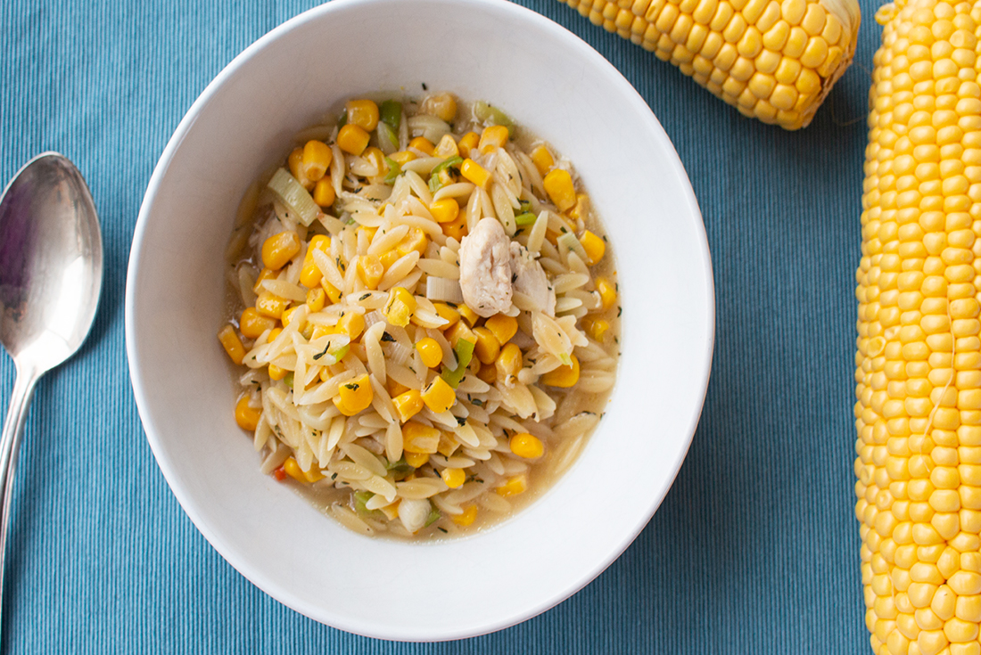 One Pot Pasta als schnelles Essen: Reisnudeln mit Mais und Hähnchen