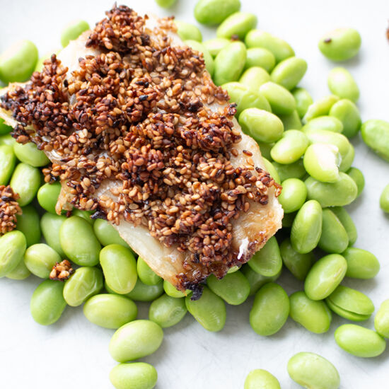 Seehechtfilet mit Sesamkruste mit Edamame – Dinner4Friends