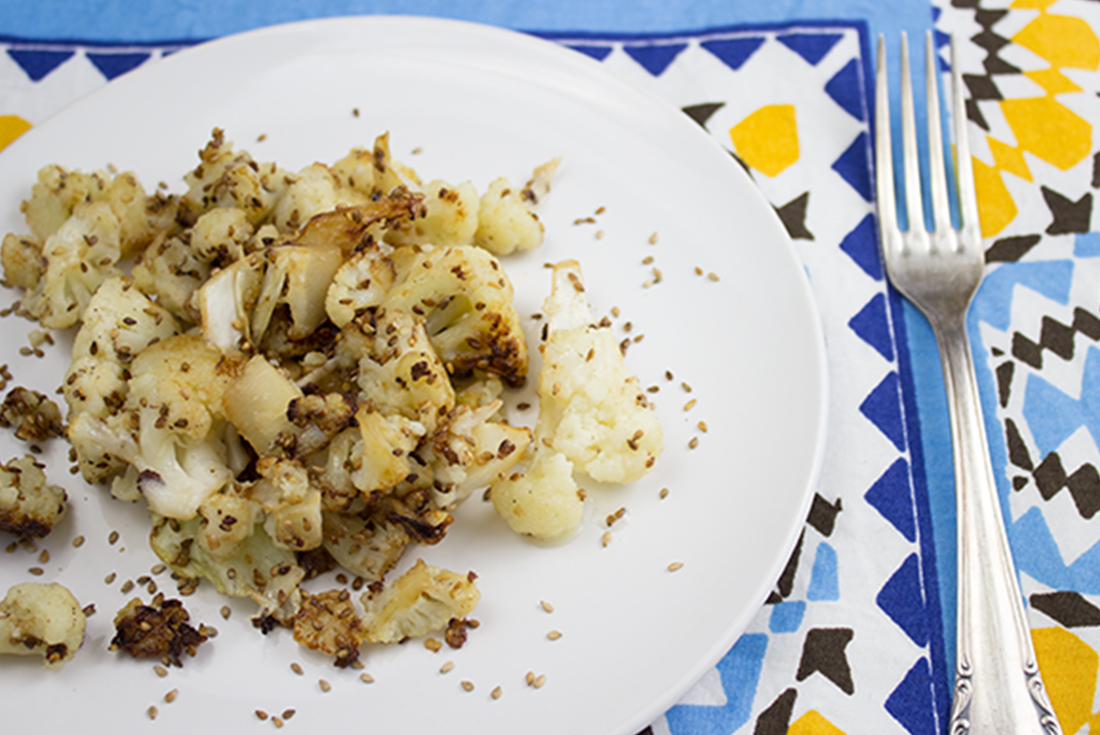 Veganer Sesam-Blumenkohl-Salat