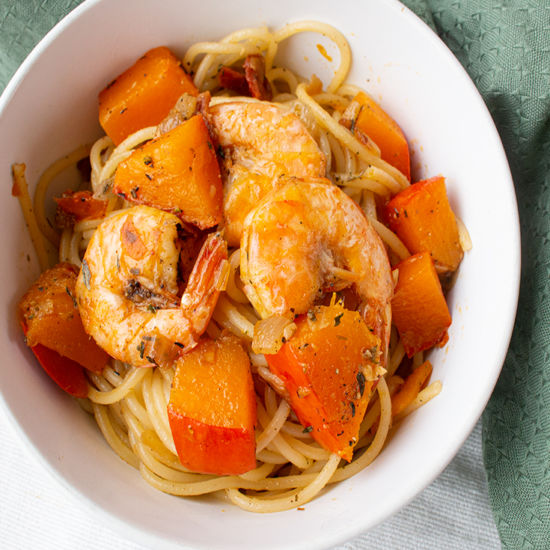 Pasta mit Kürbis und Garnelen