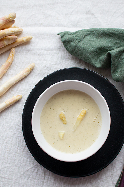 Cremige Spargelsuppe: einfach und schnell - Dinner4Friends