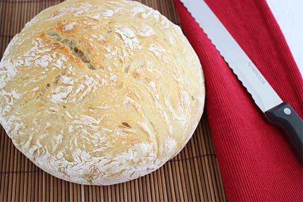 Topfbrot? Ja! Das Brot, das im Topf gebacken wird. Ganz ohne Küchenmaschine und kneten!