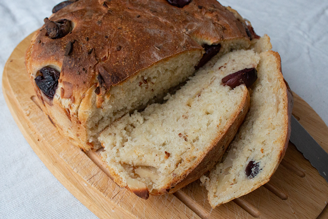 Trampolinbrot mit Oliven