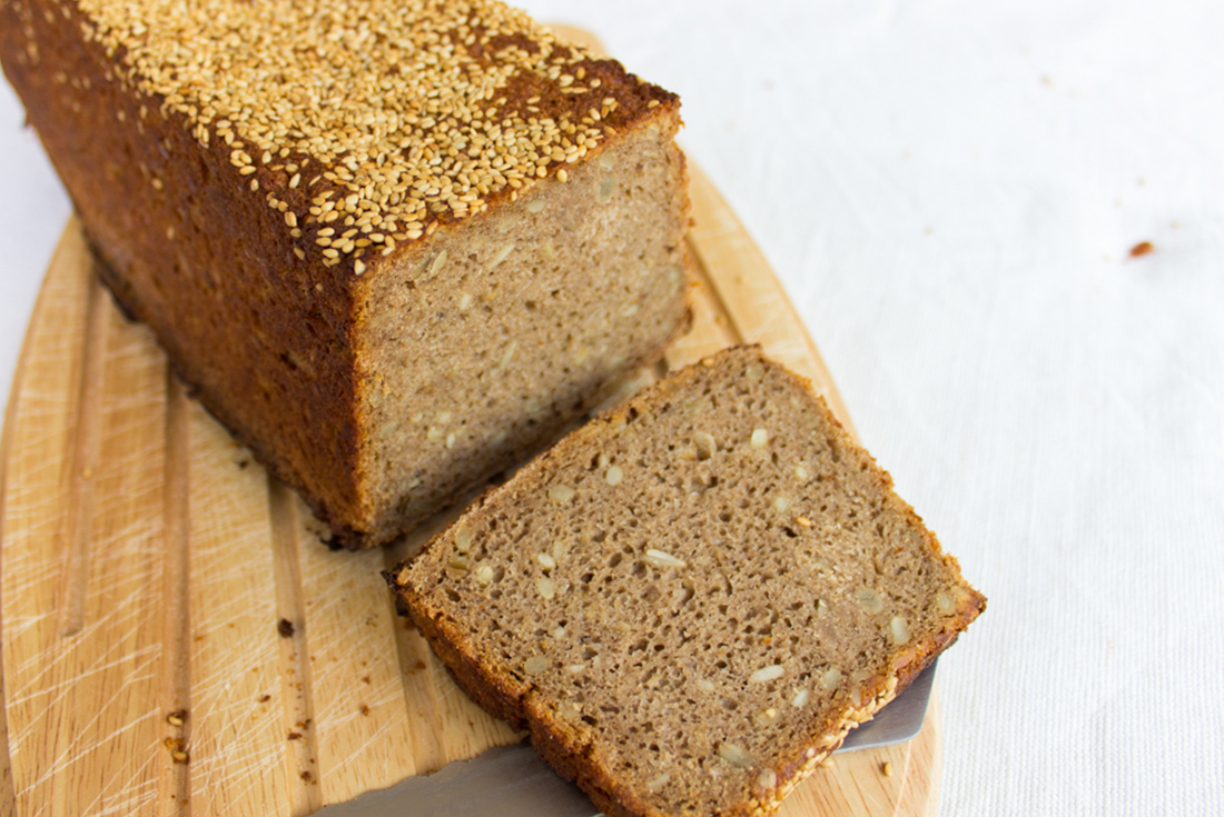 Vollkornbrot mit Sonnenblumenkernen und Sesam - Dinner4Friends