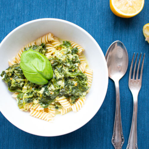 One Pot Pasta mit Spinat und Zitrone