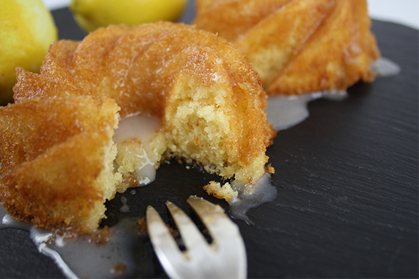 Zitronenkuchen: Selbst als Küchlein, bleibt es nicht bei einem.